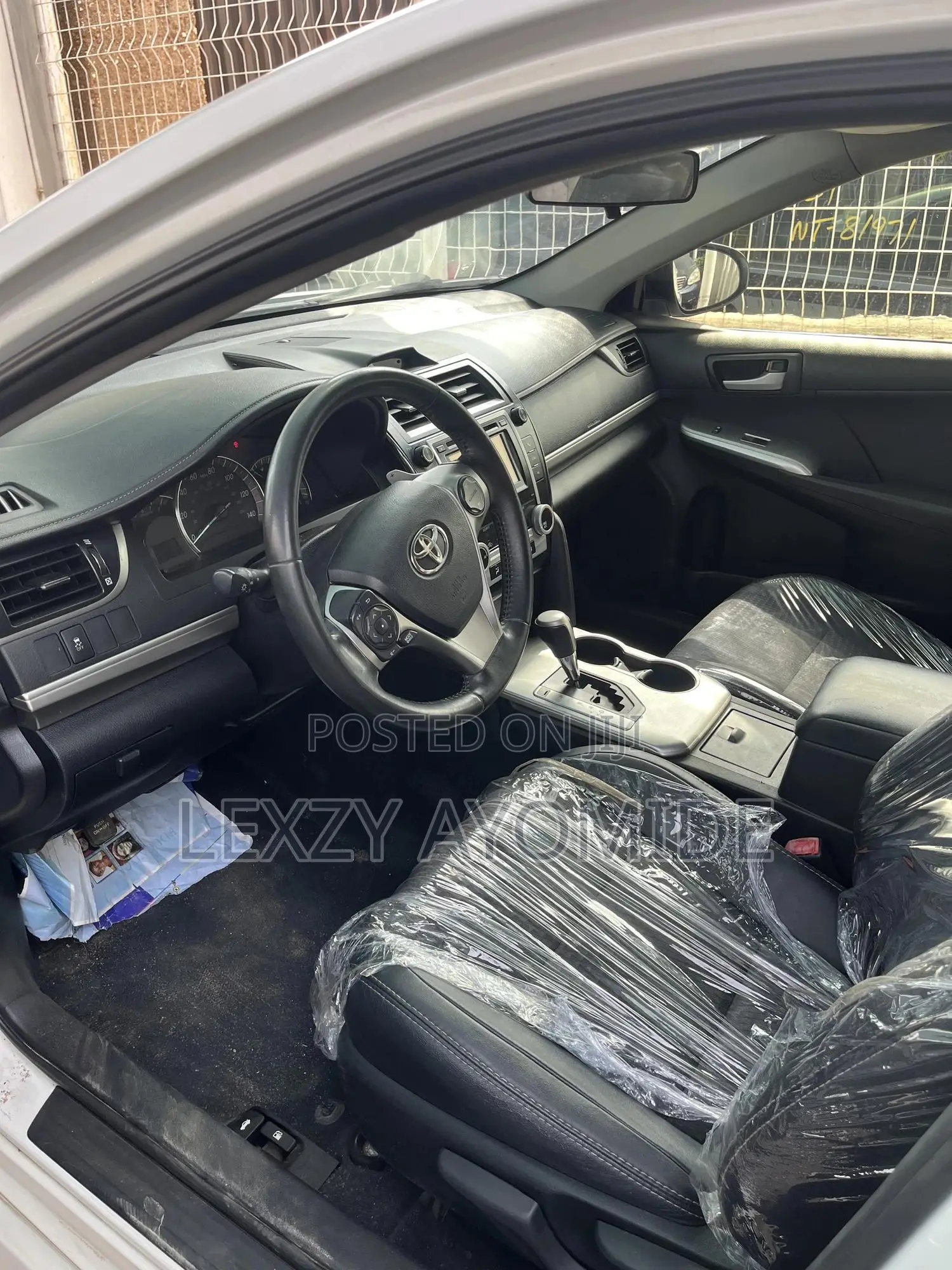 Toyota Camry SE 4dr Sedan (2.5L 4cyl 6A) 2013 White