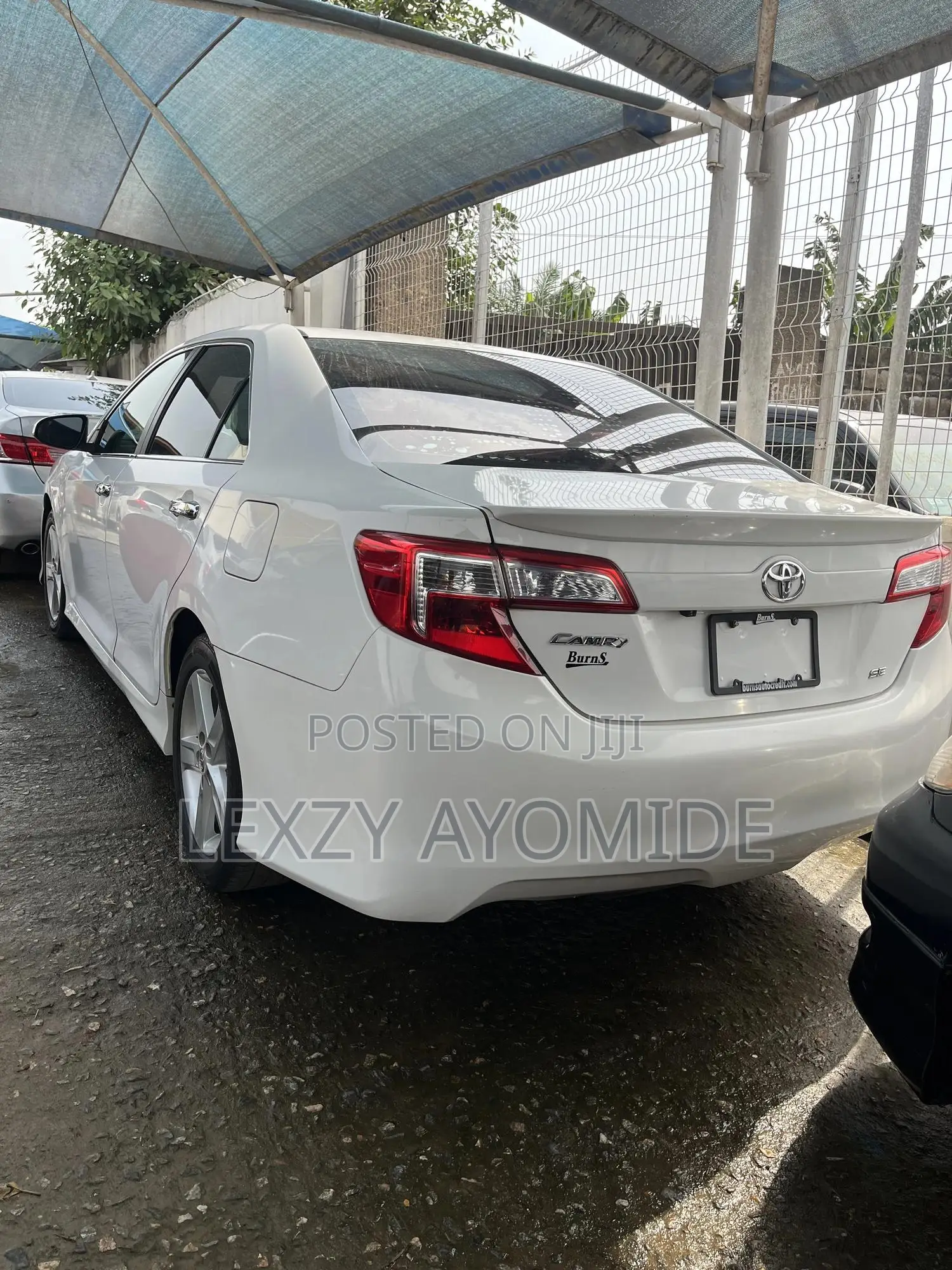 Toyota Camry SE 4dr Sedan (2.5L 4cyl 6A) 2013 White
