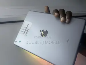 Apple iPad 9.7 32 GB Gray