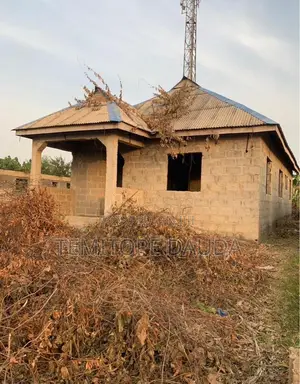 3bdrm Bungalow in Sojuolu Alameda Ifo for sale