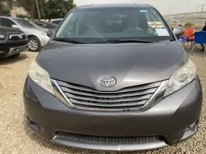 Toyota Sienna 2013 Gray