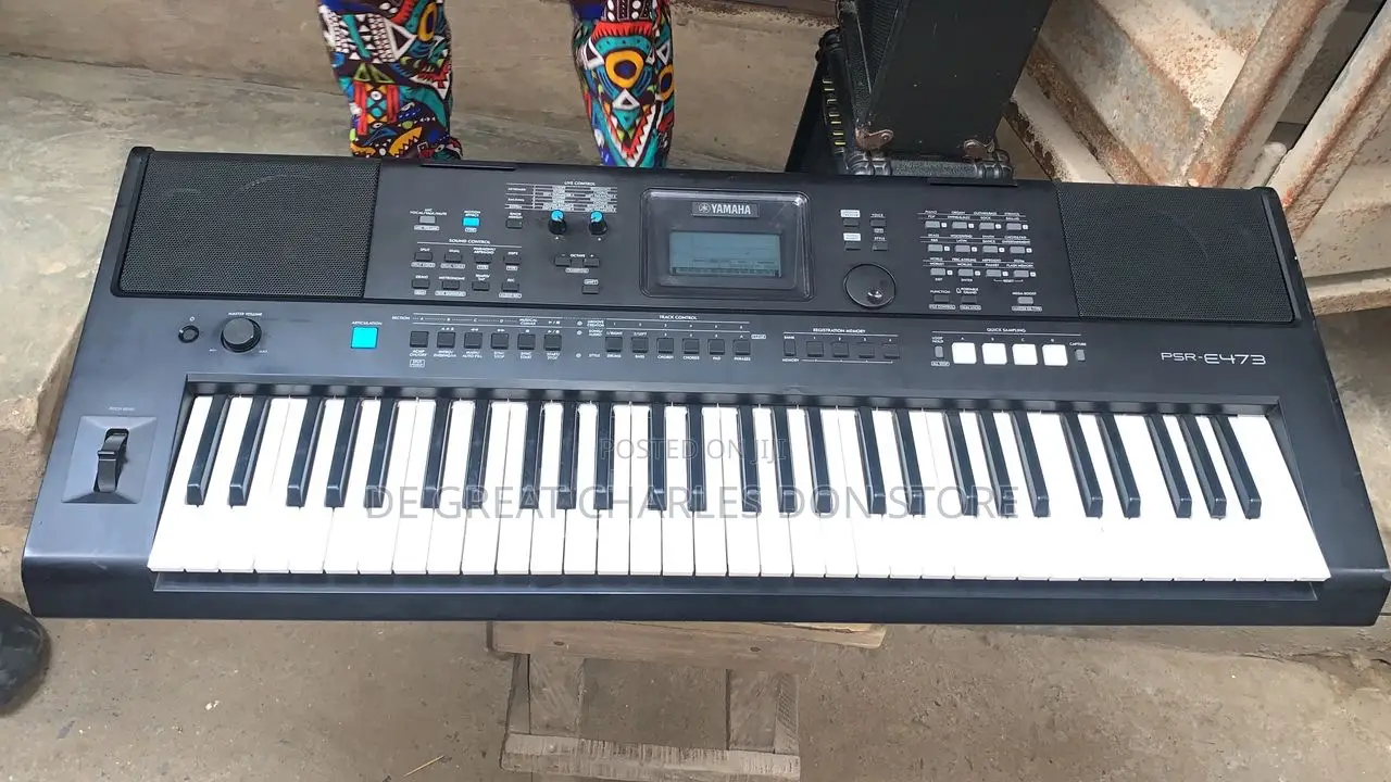 Original Yamaha Keyboard E473
