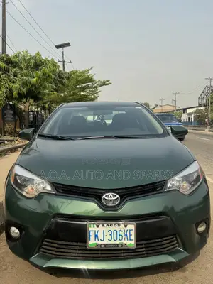 Toyota Corolla 2014 Green