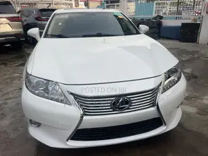 Lexus ES 350 FWD 2013 White