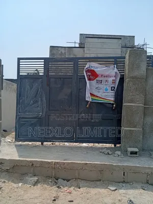 2bdrm Bungalow in New Town, Ogombo for sale