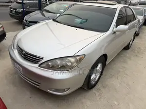 Toyota Camry SE V6 4dr Sedan (3.3L 6cyl 5A) 2004 Silver