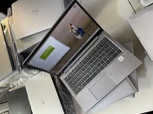 Laptop HP ZBook Firefly 14 G7 32GB Intel Core i7 SSD 512GB