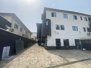 2bdrm Apartment in Lekki Phase 1 for rent
