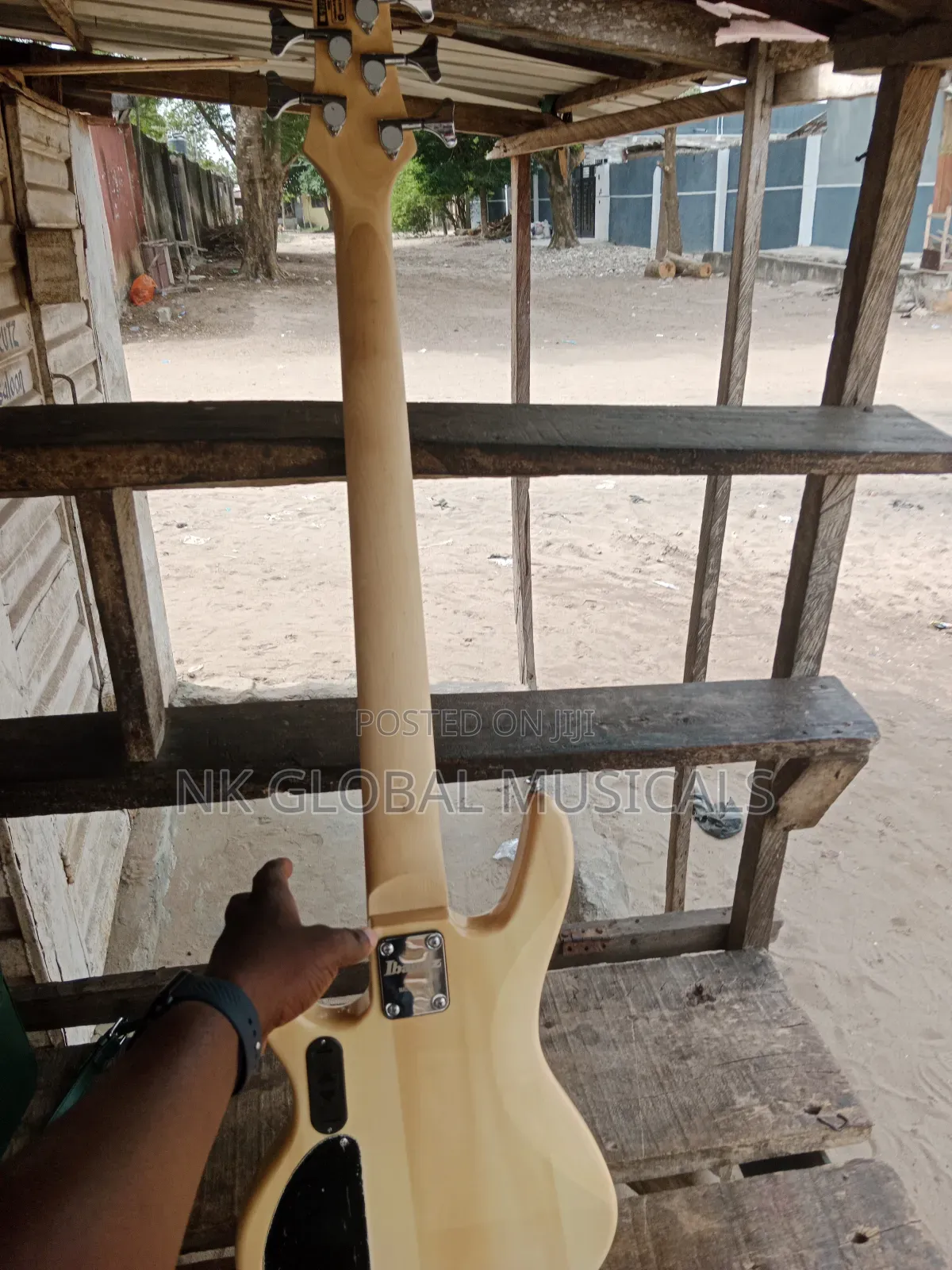 Ibanez 5 Strings Bass Guitar Active