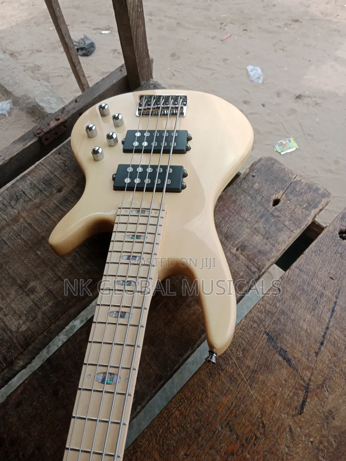 Ibanez 5 Strings Bass Guitar Active