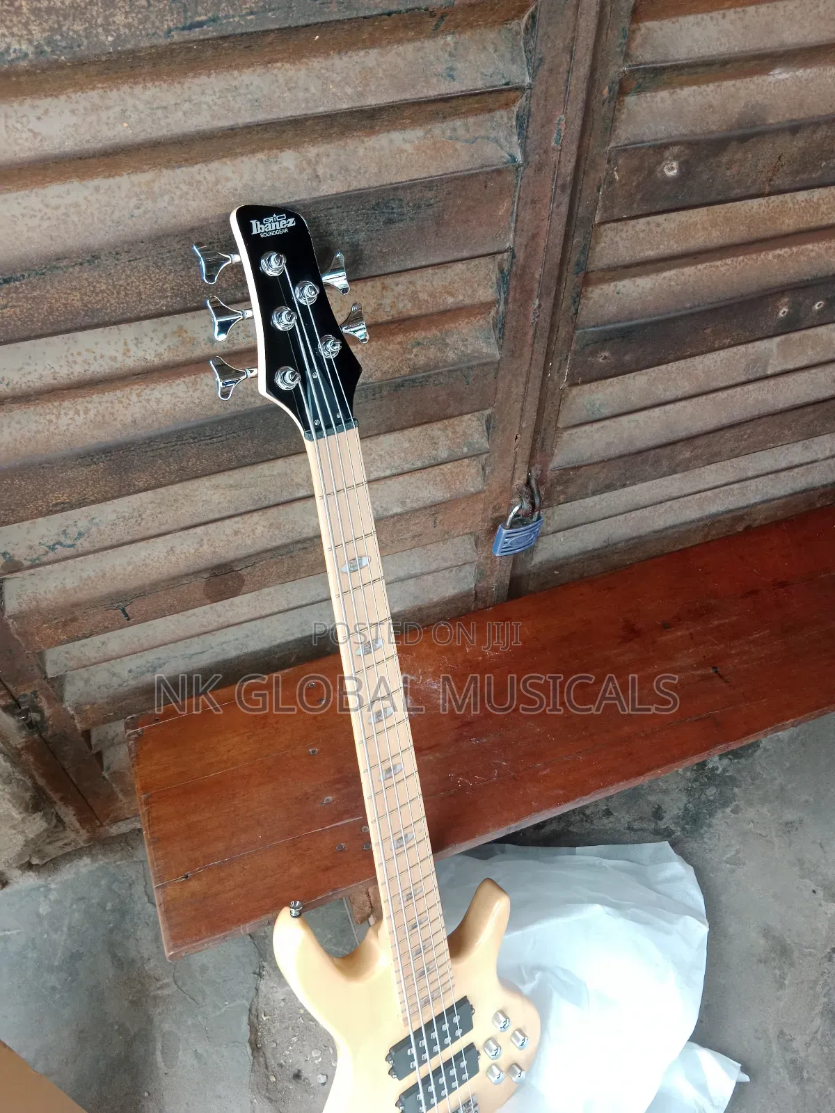 Ibanez 5 Strings Bass Guitar Active