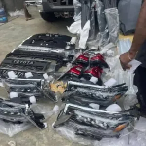T.Oyota Prado Upgrade Light And Front Grill