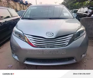 Toyota Sienna 2014 Silver