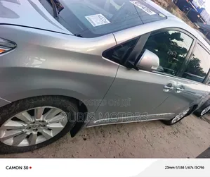 Toyota Sienna 2014 Silver