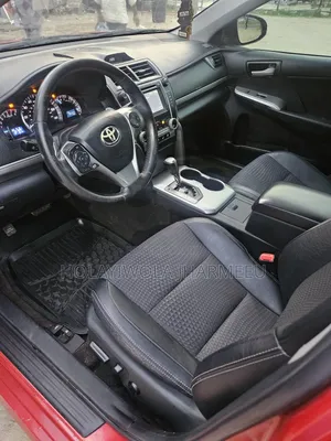 Toyota Camry SE 4dr Sedan (2.5L 4cyl 6A) 2014 Red