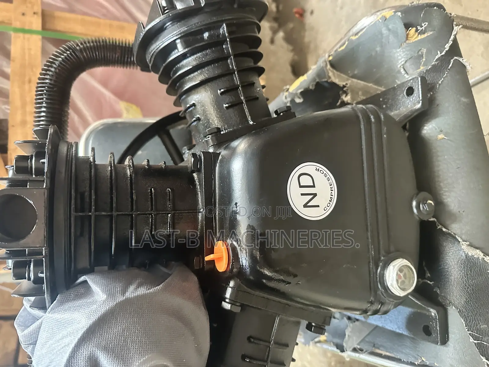 7.5hp Piston Type Air Compressor.