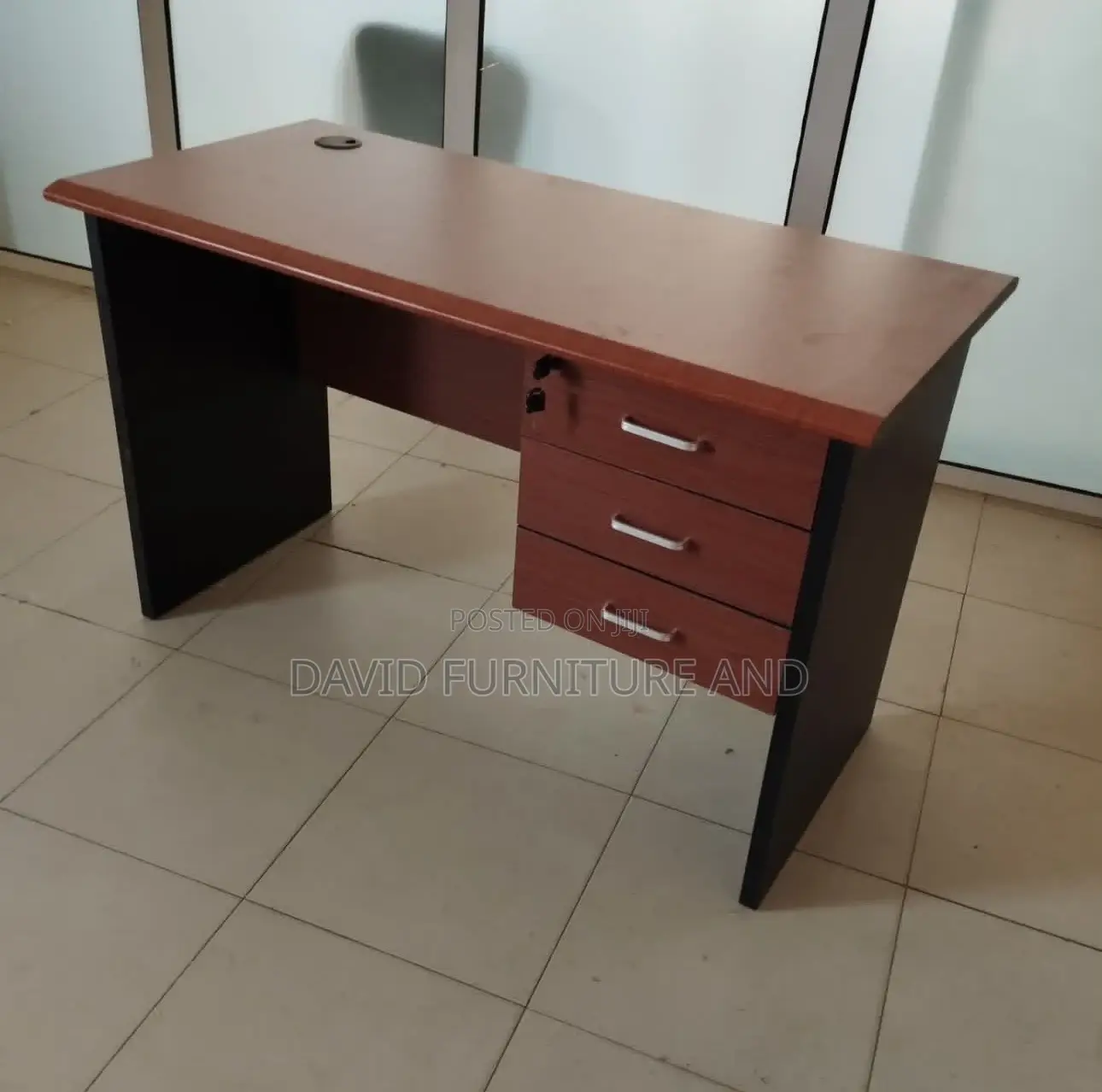 Spacious 1.2 Meter Office Table