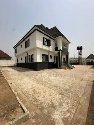 5bdrm Duplex in Efab Metropolis,, Gwarinpa for sale