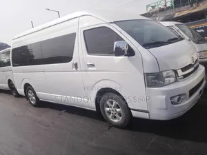 Toyota HiAce 2014 White