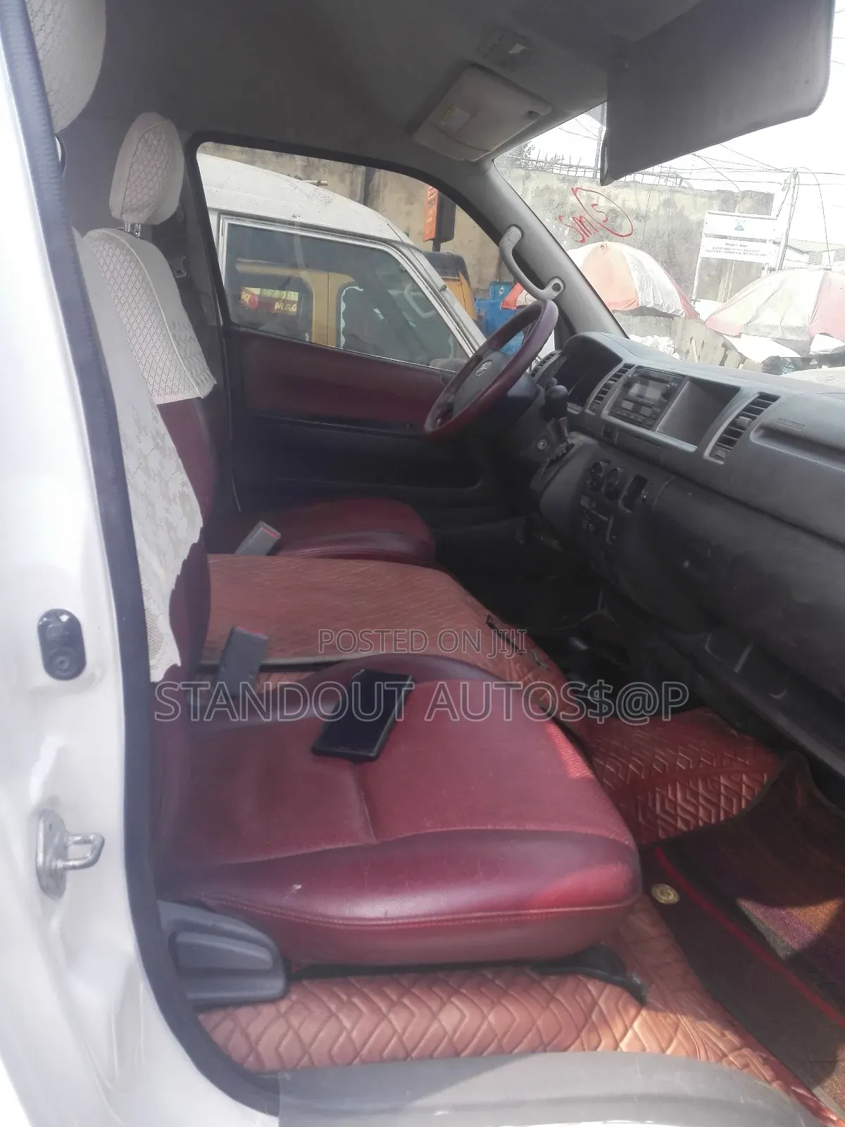 Toyota HiAce 2014 White
