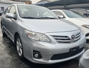 Toyota Corolla 2012 Silver