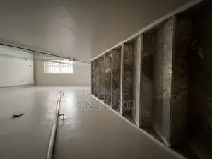 5bdrm Apartment in Paradise Estate for rent