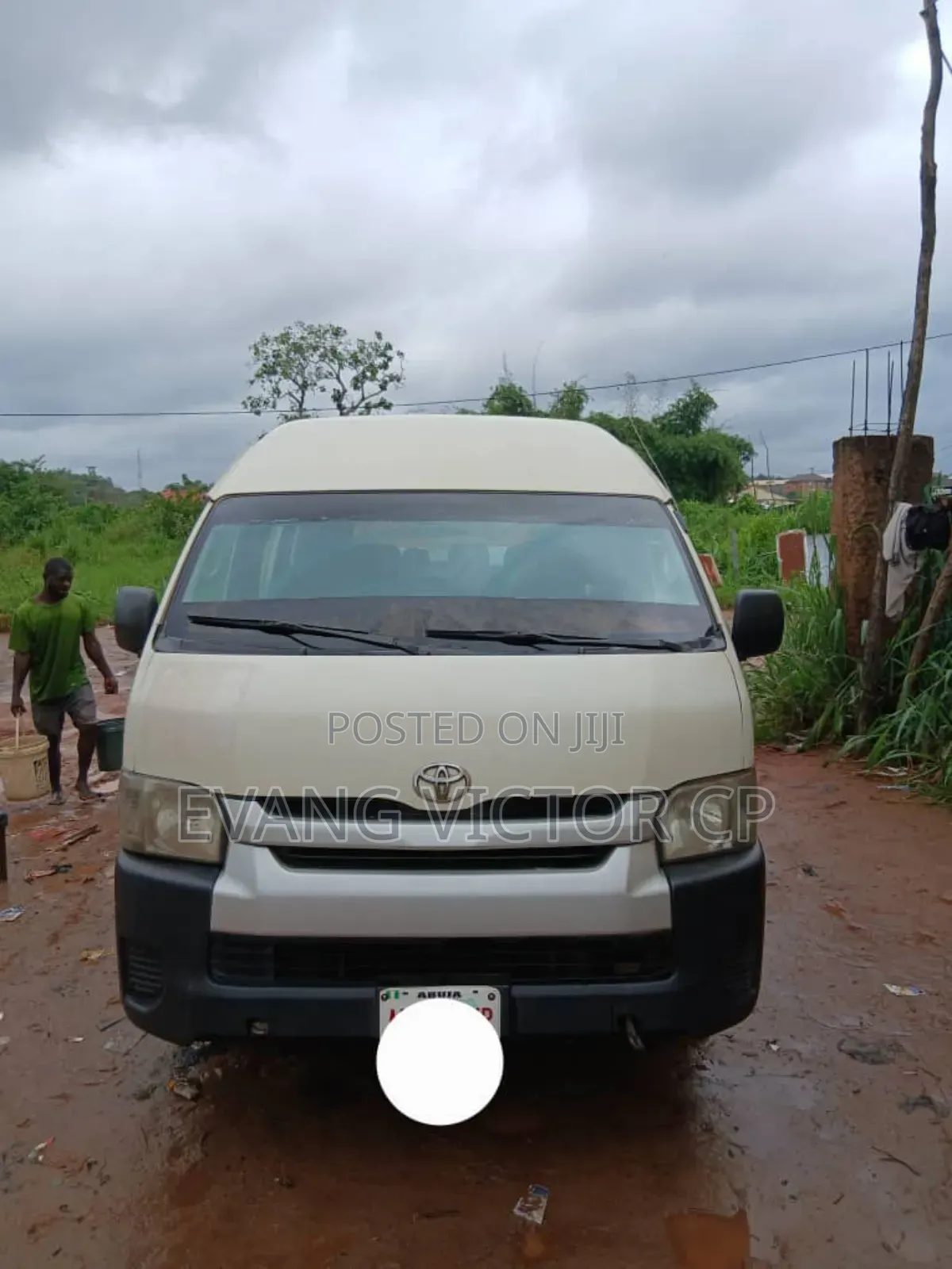 Toyota HiAce 2015 White