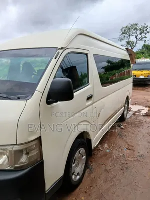 Toyota HiAce 2015 White