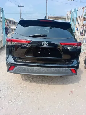 Toyota Highlander LE AWD 2020 Black