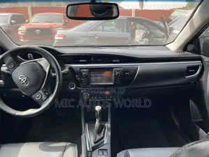 Toyota Corolla 2015 Black