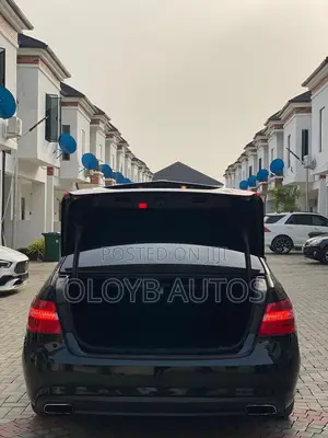 Mercedes-Benz E350 Base 4Matic Sedan AWD (3.5L 6cyl 7A) 2010 Black