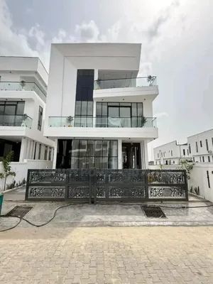 5bdrm House in Chevron for sale