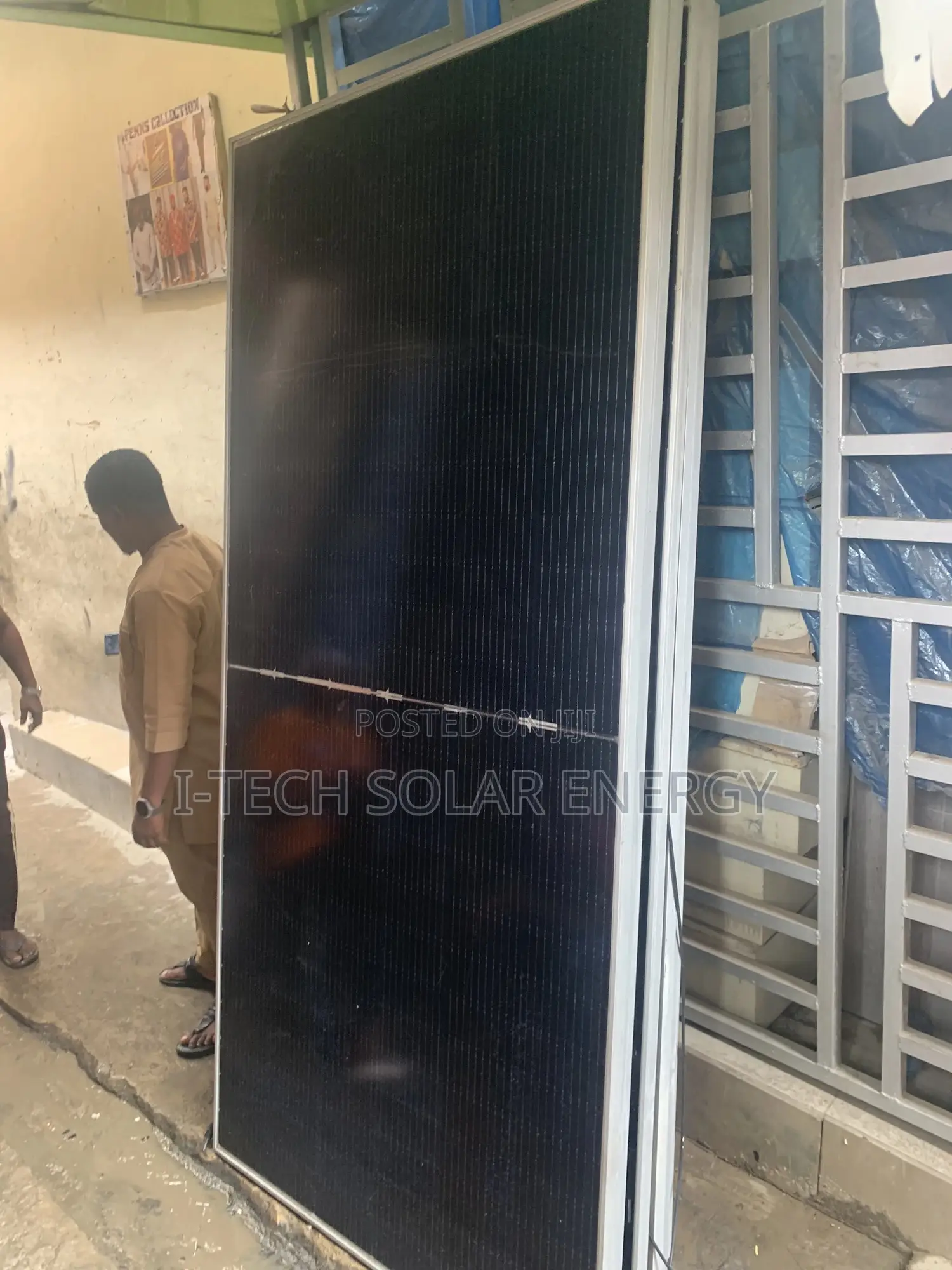 560watts Jinko Solar Panels