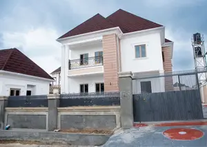 5bdrm Duplex in Summit Estate, Kiami for sale