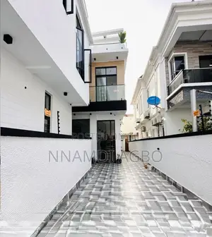 4bdrm Duplex in Chevron for rent