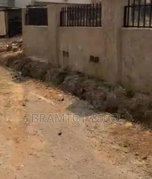1000sqm For Six Units Of 3beds Block Of Flats
