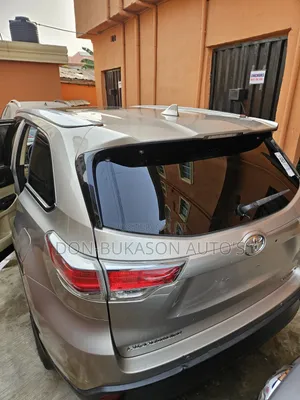 Toyota Highlander Limited 4dr SUV (3.5L 6cyl 6A) 2015 Gold