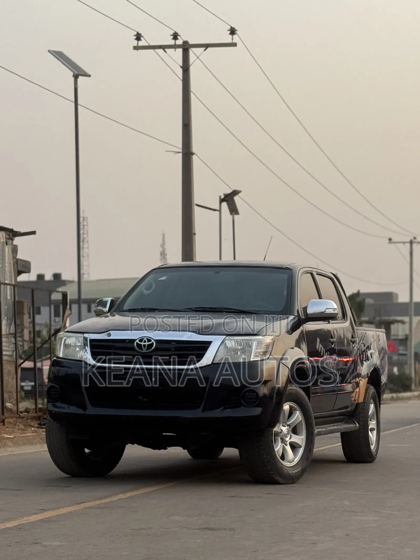Toyota Hilux 2013 Black