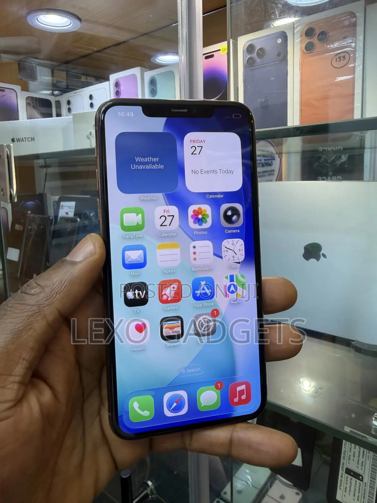 Apple iPhone 11 Pro Max 64 GB Gold