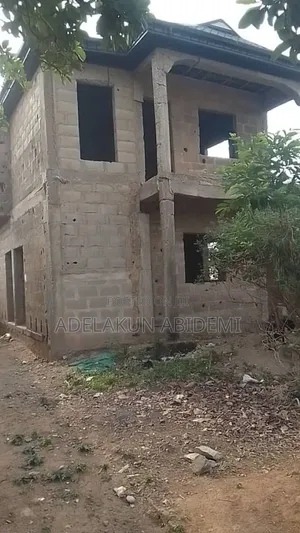 5bdrm Block of Flats in Ewe Je, Ifako-Ijaiye for sale