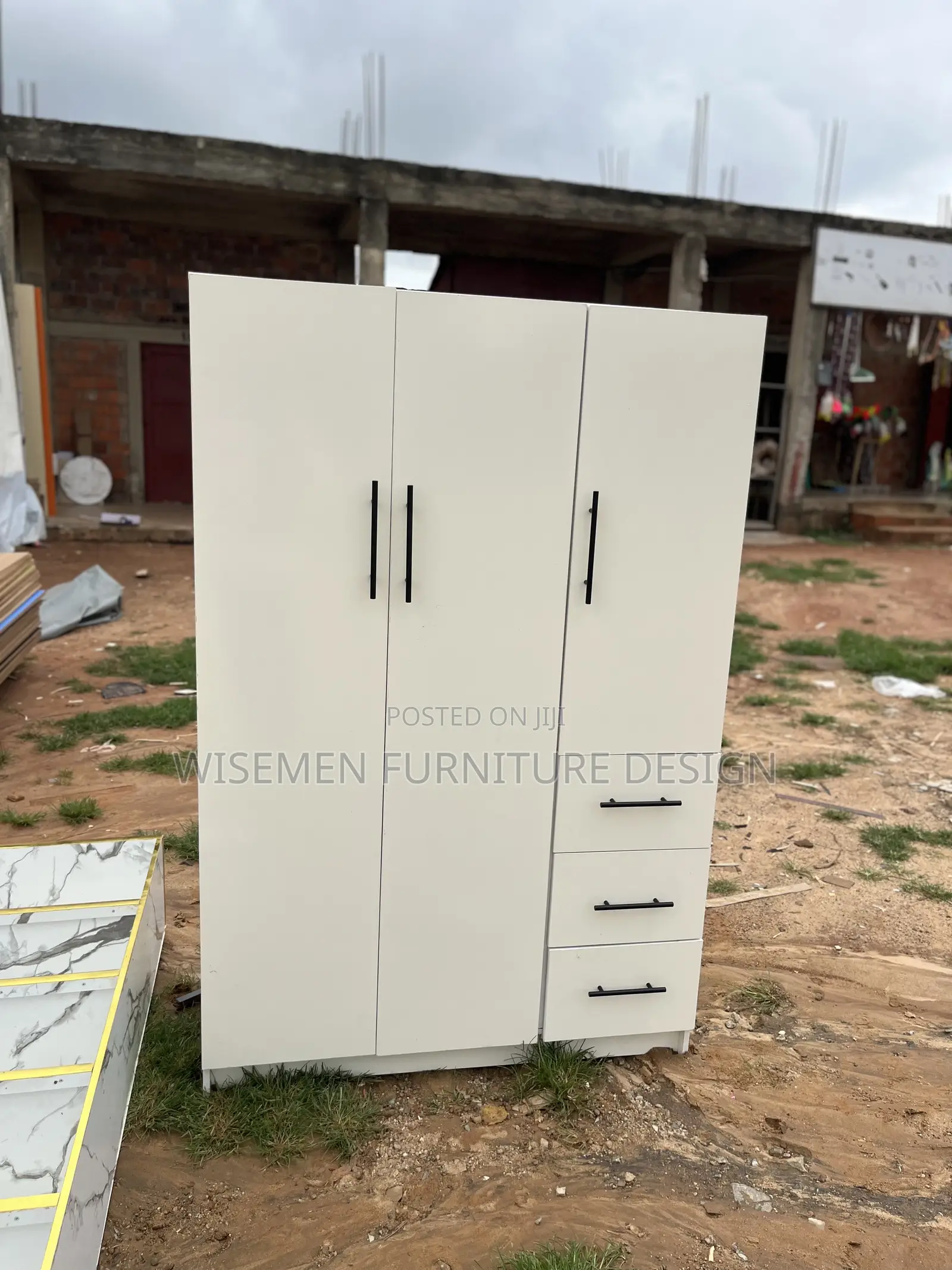 Neat and Spacious Wardrobe