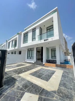 5bdrm Duplex in Chevron for sale