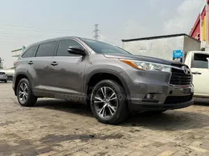 Toyota Highlander XLE V6 4x4 (3.5L 6cyl 6A) 2016 Brown