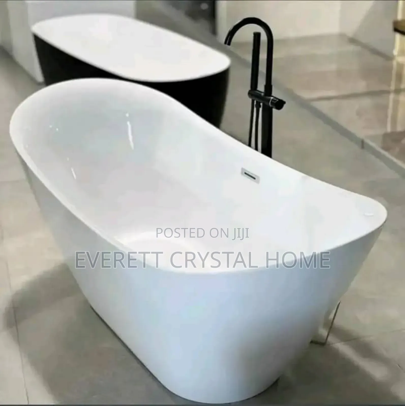 Luxury White Bathtub
