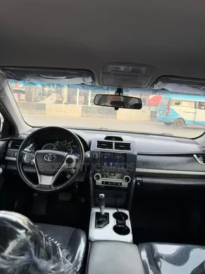 Toyota Camry SE 4dr Sedan (2.5L 4cyl 6A) 2013 Gray
