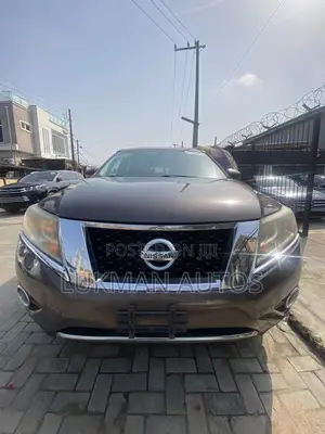 Nissan Pathfinder SL 4dr 4x4 (3.5L 6cyl) 2016 Brown