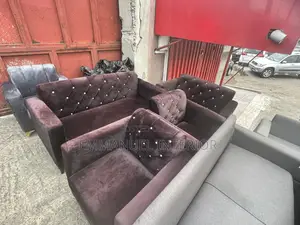 A 7 Seater Velvet Button Chair