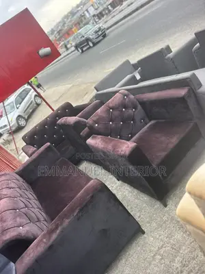 A 7 Seater Velvet Button Chair