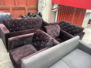 A 7 Seater Velvet Button Chair