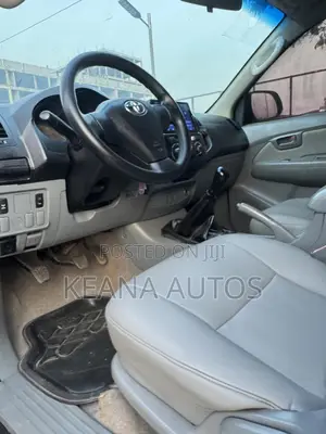 Toyota Hilux 2013 Black